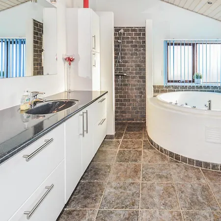 Amazing Home In Hirtshals With Sauna *
